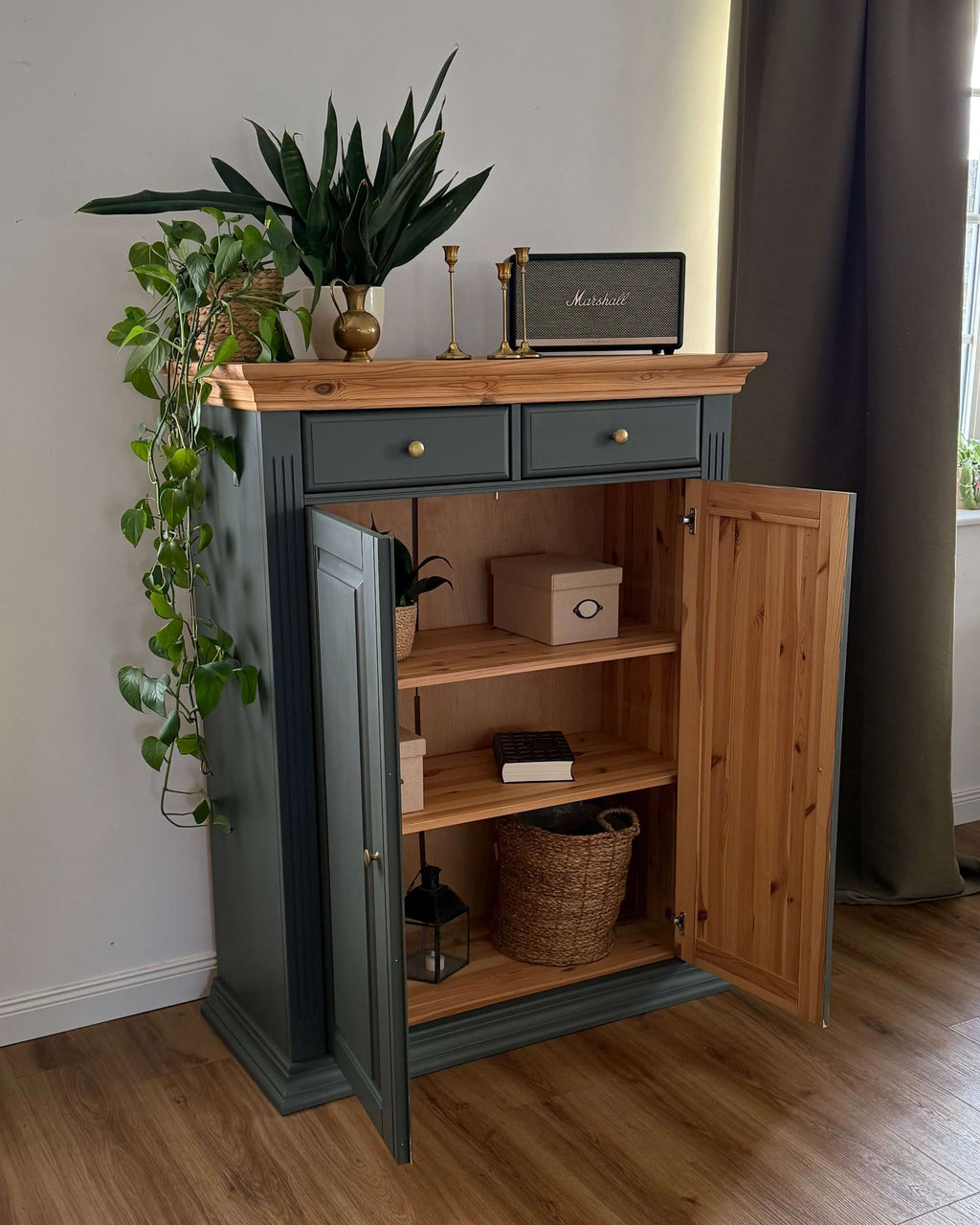 Athena Schrank